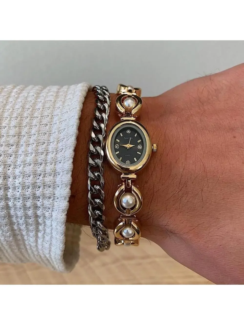 Luxury Y2K style Gold round stainless steel quartz pearl stone charm watch